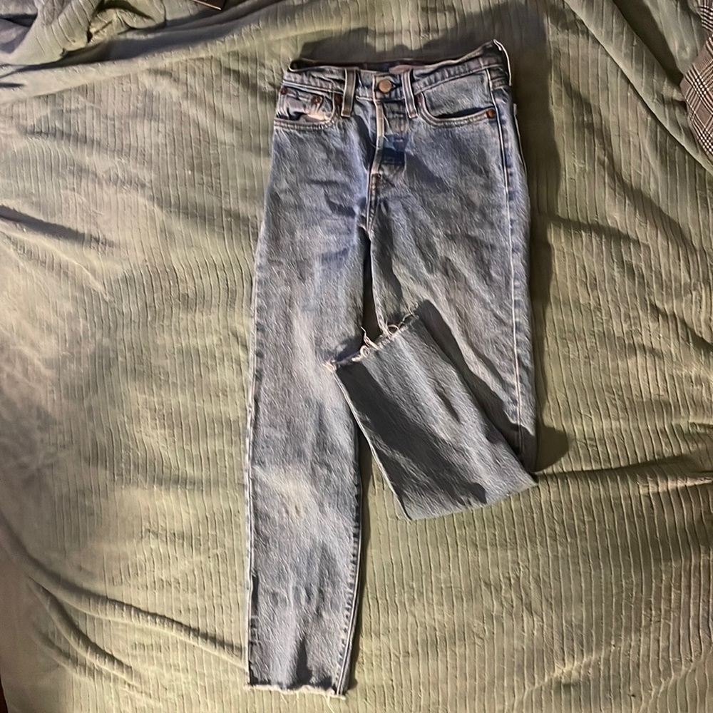 LEVIS wedgie straight jeans 23 waist